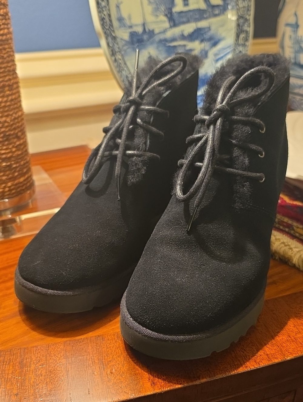 Womens Black Suede UGG Boots Wedge Heel Fur Lined Upper Lace Up Size 10 EUC